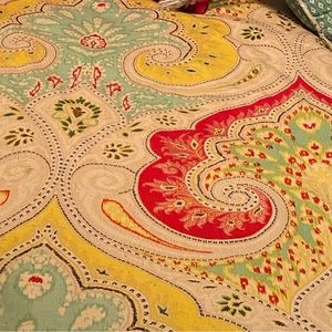 Jaipur ECHO Queen Size Duvet Cover. Button closure. Reversible Paisley